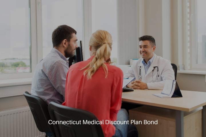 Connecticut Medical Discount Plan Bond - Couple visiting doctor at family planning clinic.