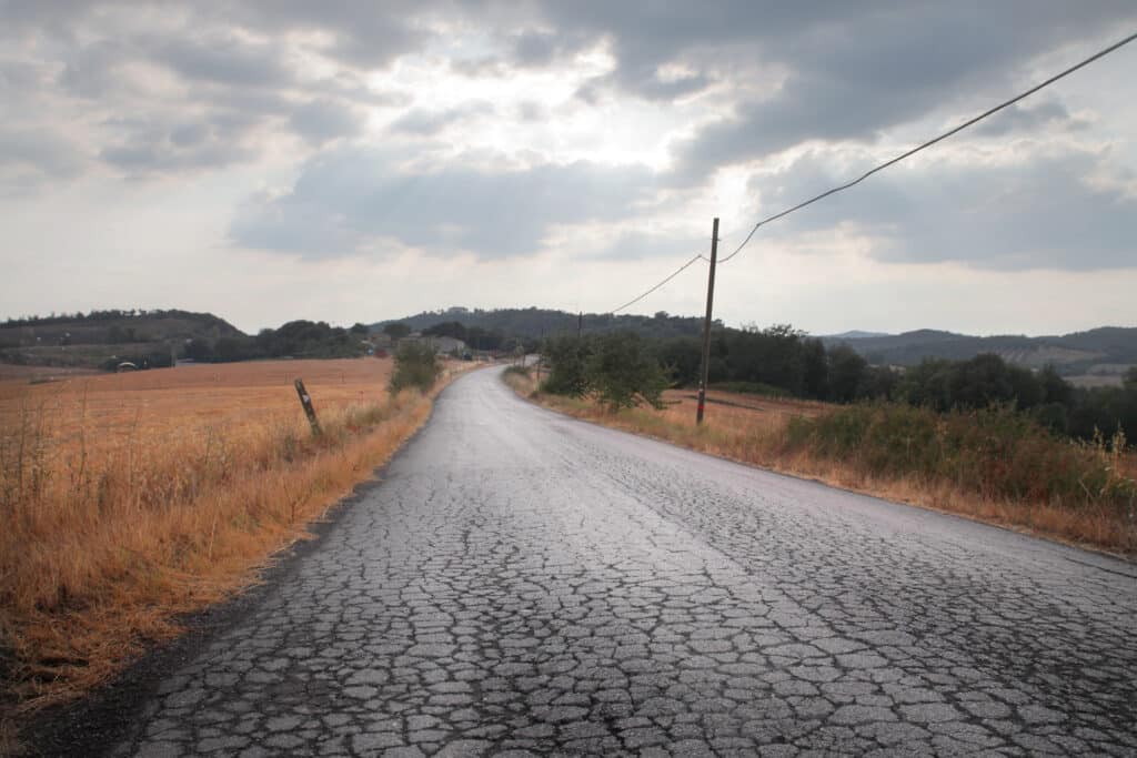 long-bumpy-road-2023-11-27-05-10-36-utc