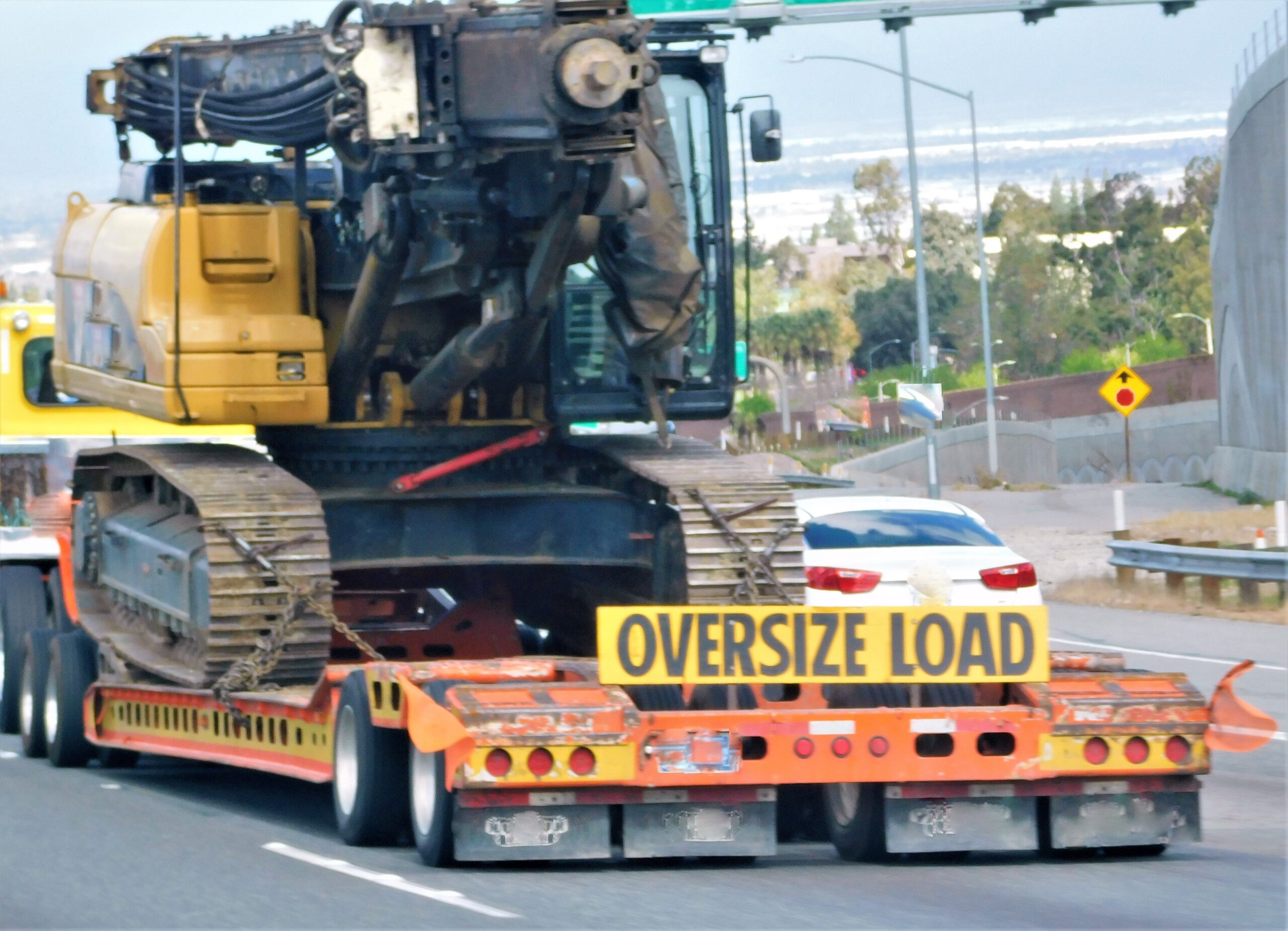 oversize-load-2023-11-27-05-05-46-utc