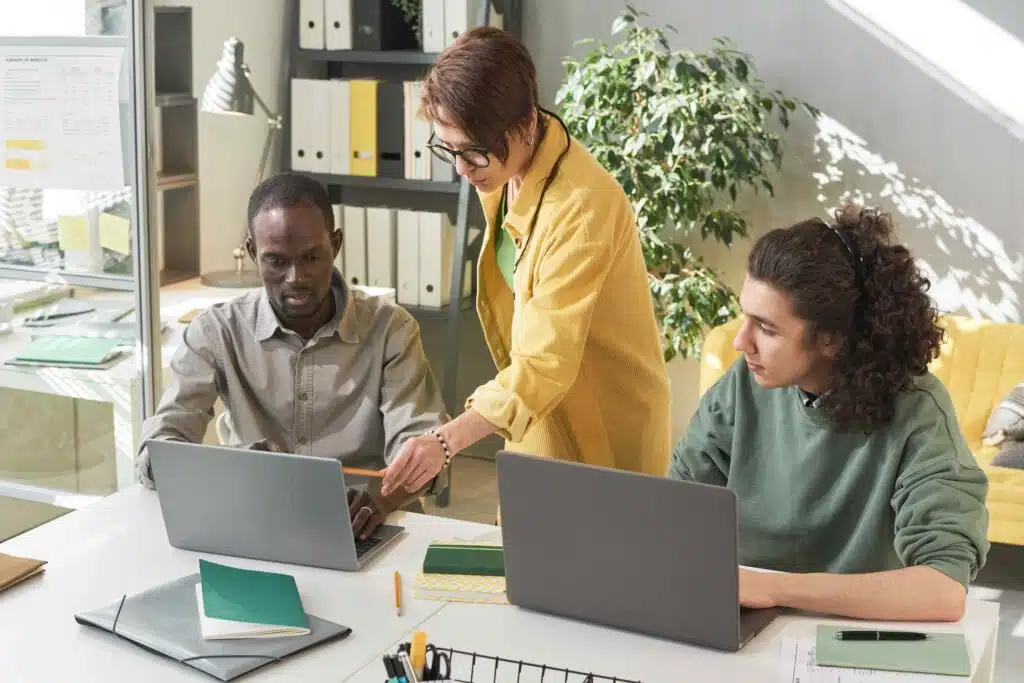 woman-teaching-her-students-2023-11-27-05-17-32-utc