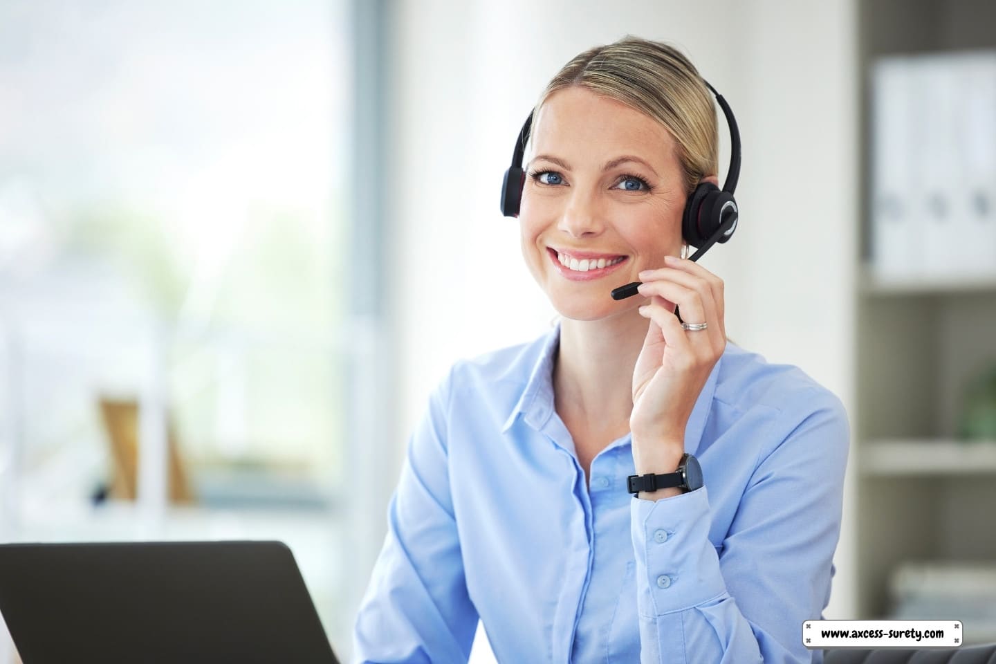 Collection agents assist a variety of clients, most frequently companies, in resolving payment disputes with debtors. 