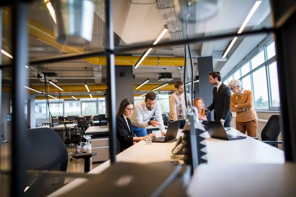 business-people-working-in-the-modern-office-2023-11-27-05-20-09-utc