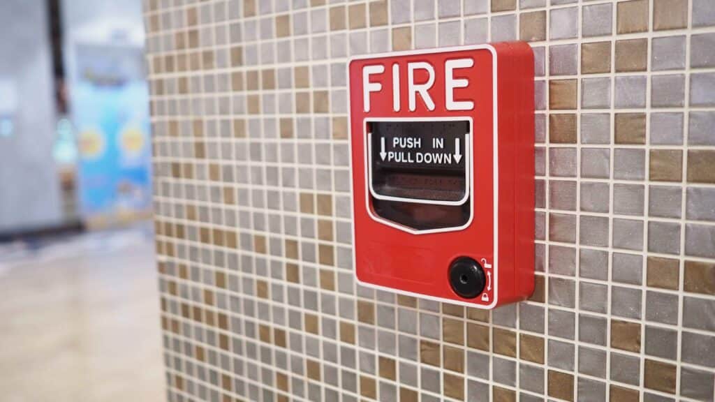 emergency-of-fire-alarm-or-alert-or-bell-warning-e-2024-01-22-21-17-43-utc_11zon