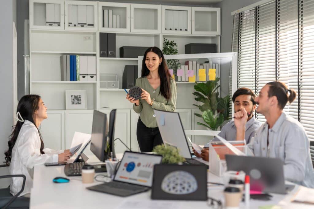 young-businessman-and-businesswoman-worker-working-2024-08-29-16-24-51-utc_11zon