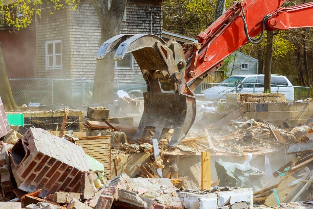 demolition-of-an-old-house-2023-11-27-05-16-02-utc_11zon