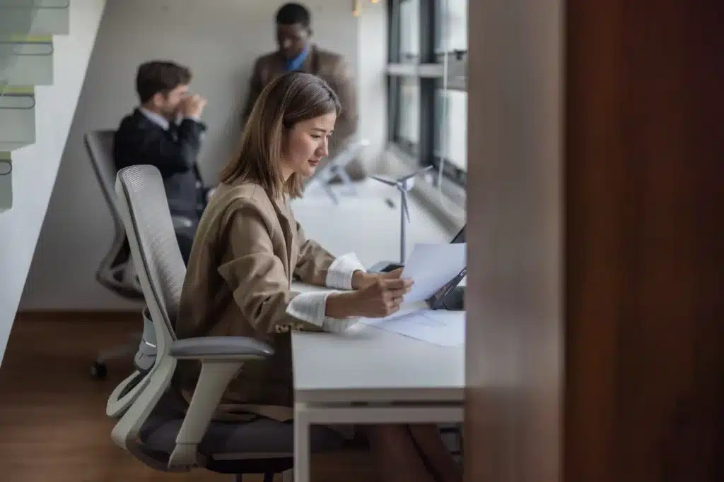 renewable-energy-experts-optimize-solar-panel-mate-2023-11-27-04-55-27-utc